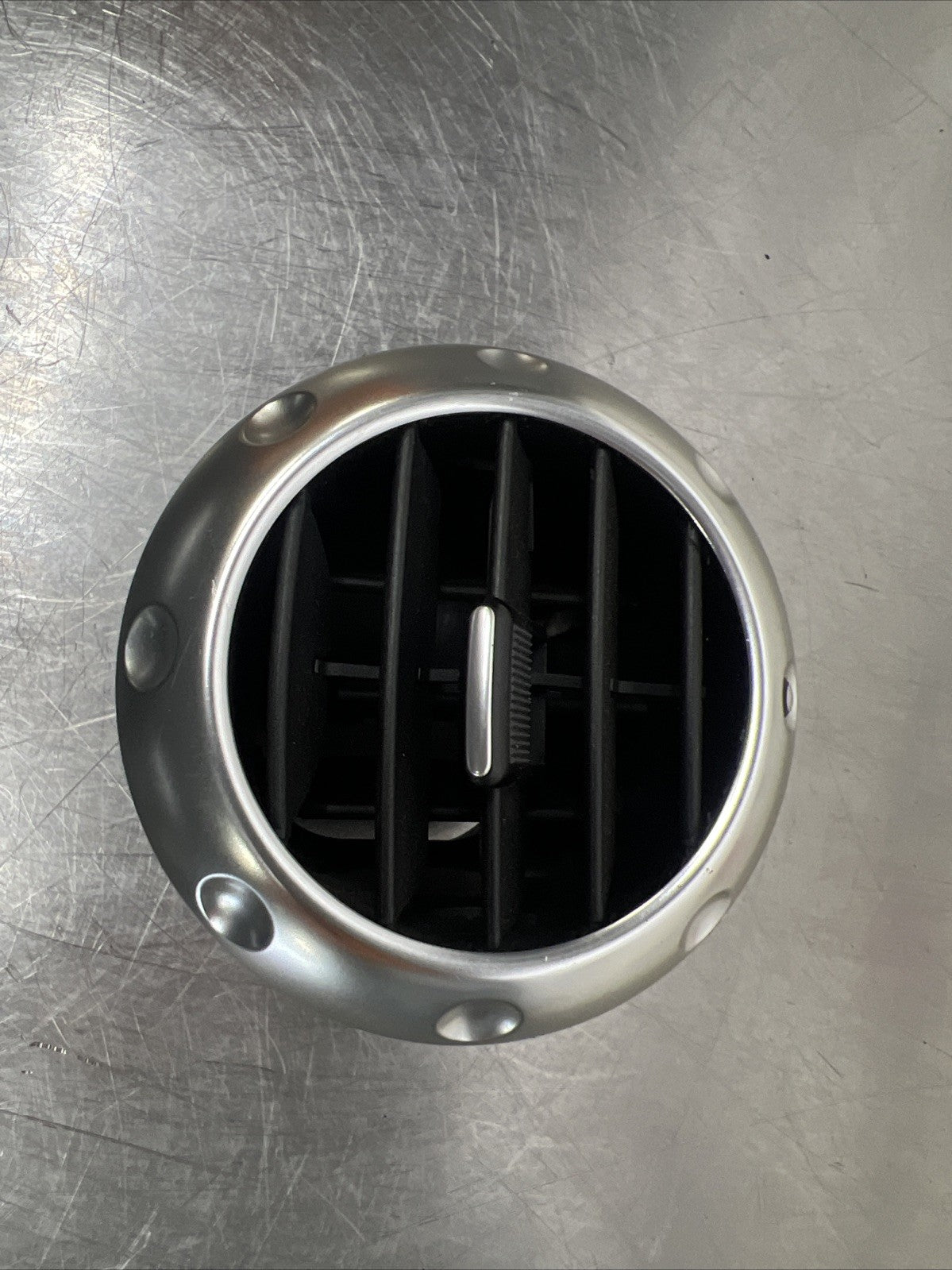 Audi TT 8N Mk1 FL Dashboard Air Vent With Aluminium Bezel 8N0820901A