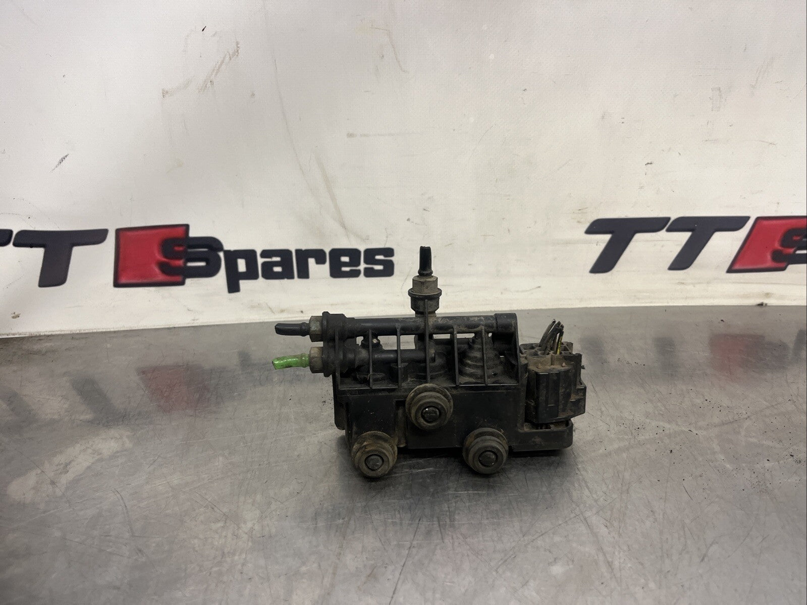 Genuine Land Rover Range Rover Vogue L322 4.4L Air Suspension Valve Block 09-12