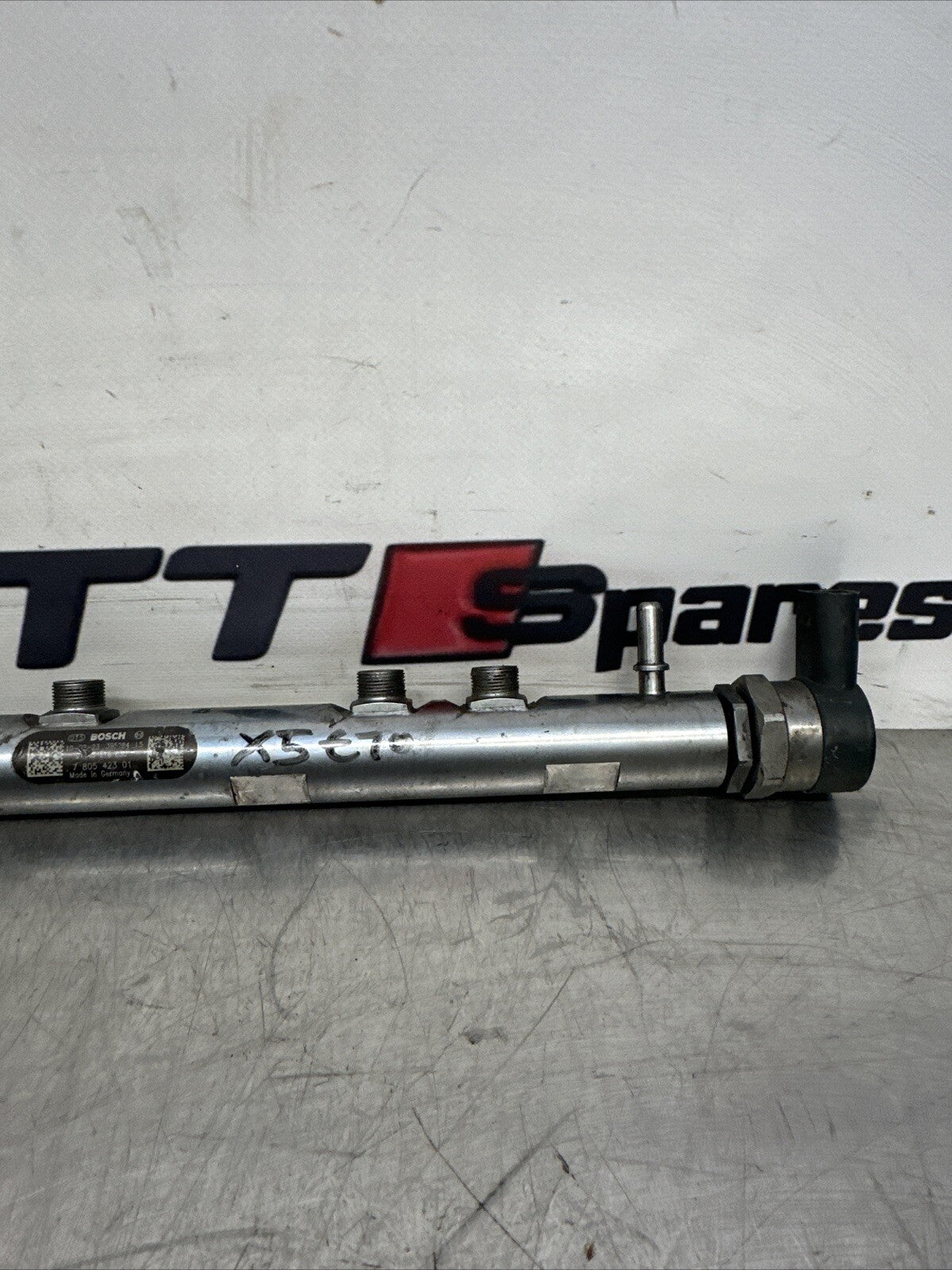 BMW X5 E70 4.0D ENGINE FUEL RAIL & SENSOR 0445216036 780542301
