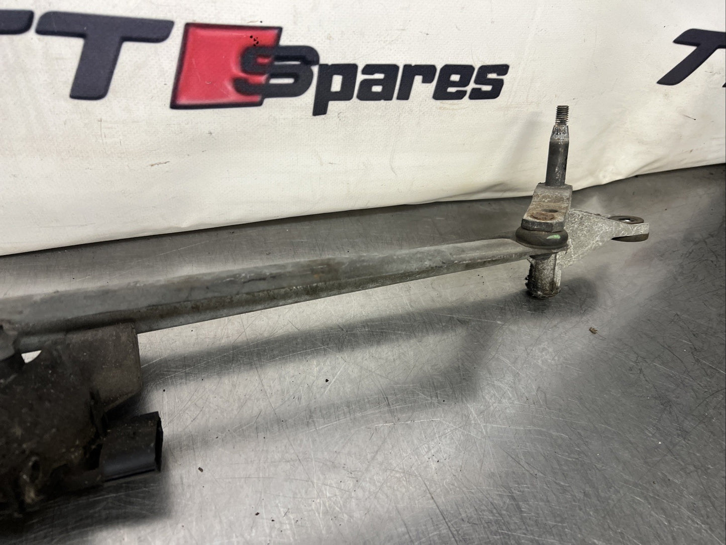 Wiper Motor and Linkage Front DLB000141 Range Rover Sport Discovery 3 or 4 RHD