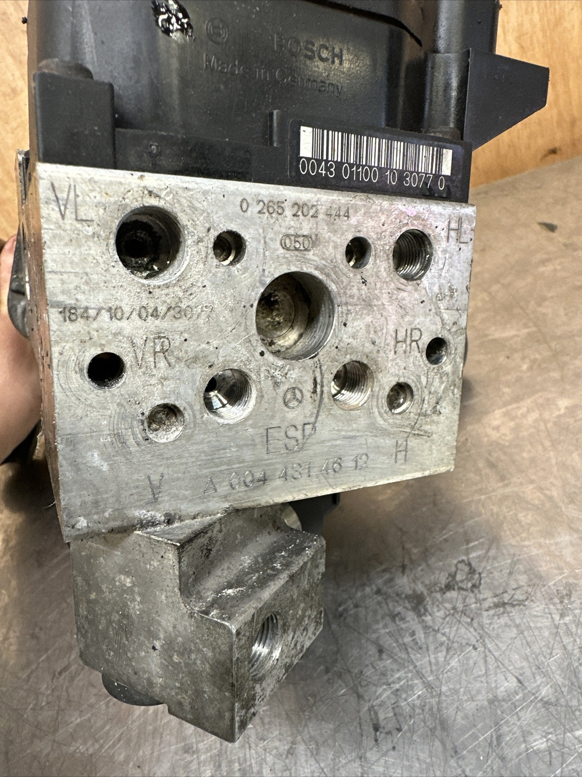 2002 MERCEDES-BENZ S280 W220 2.8 PETROL AUTO ABS PUMP A0044314612 0265202444