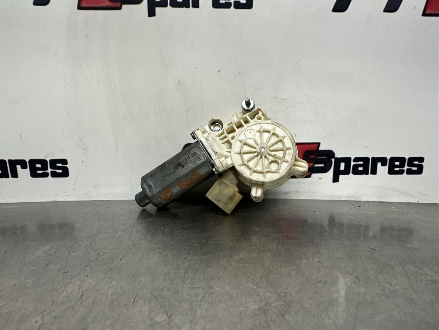 0130821461 - 6967262 - 974624100 RIGHT FRONT WINDOW MOTOR / 571393 FOR BMW X5 E