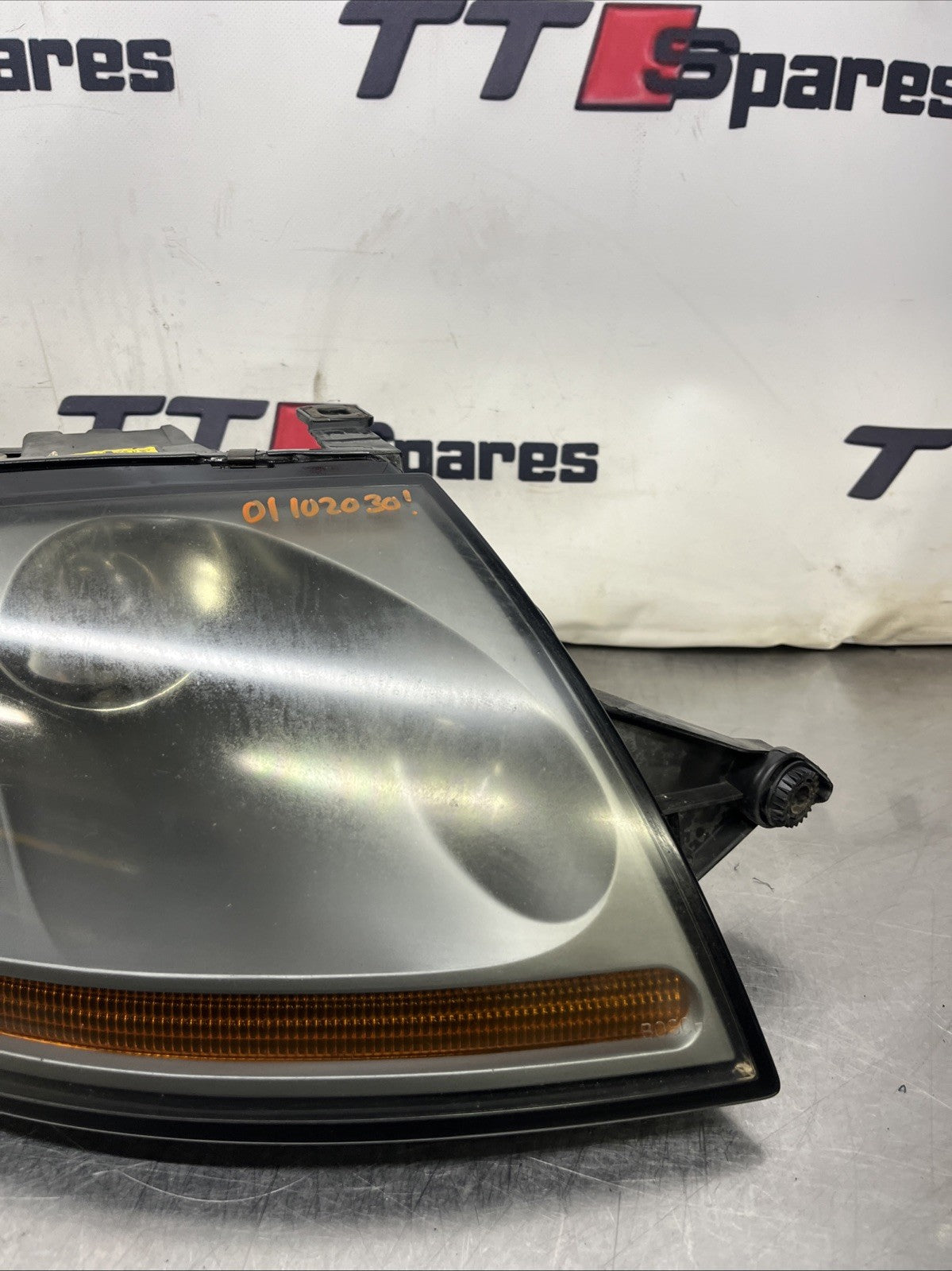 AUDI TT MK1 98-06 RIGHT DRIVER SIDE XENON HEADLIGHT HEADLAMP 8N0941004BN