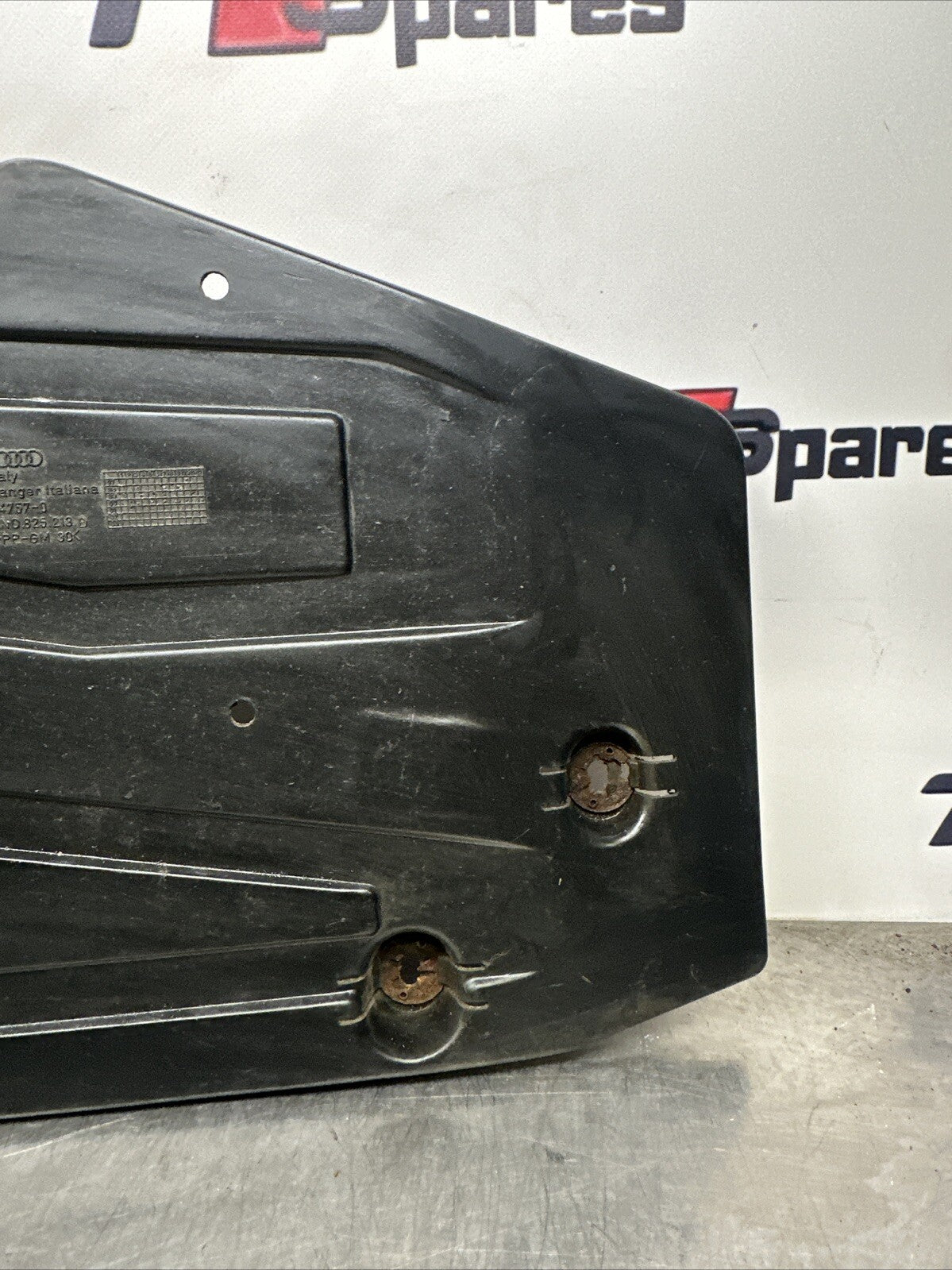 AUDI TT MK1 8N 98-06 1.8T LEFT LOWER FUEL TANK TRIM COVER 8N0825213D