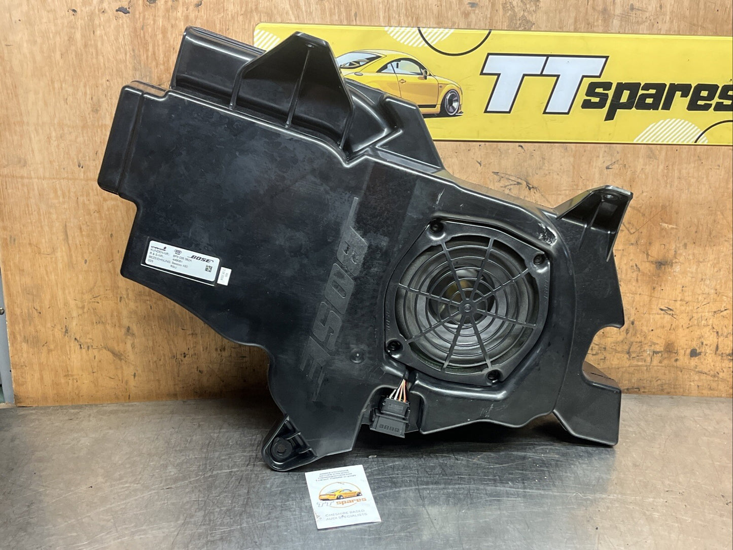 GENUINE AUDI A3 2004 - 2012 BOSE BASS LOUDSPEAKER SUBWOOFER 8P3035382A
