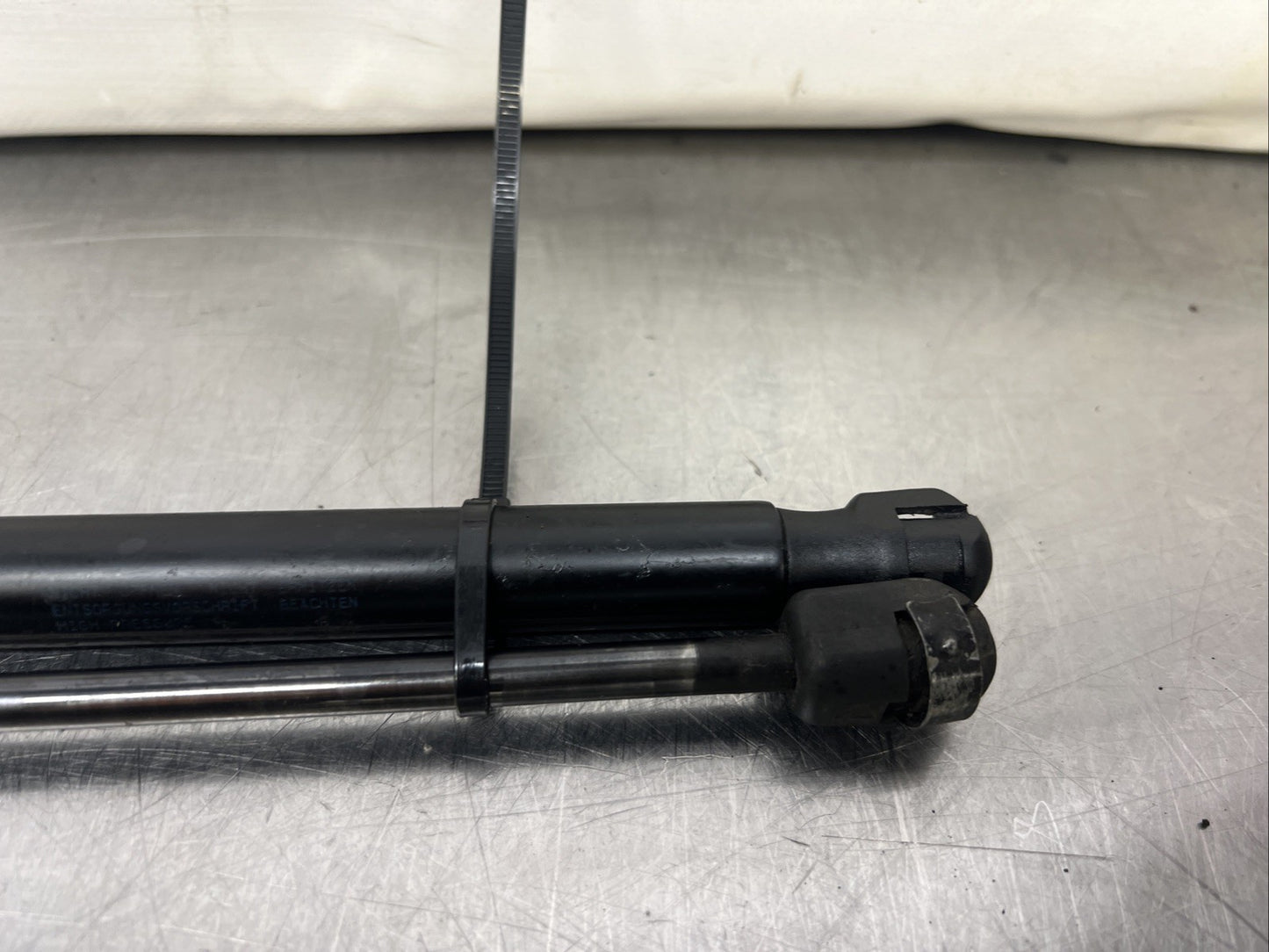 Audi TT 8N Mk1 1998-2006 Coupe PAIR Boot Tailgate Gas Support Struts Rams