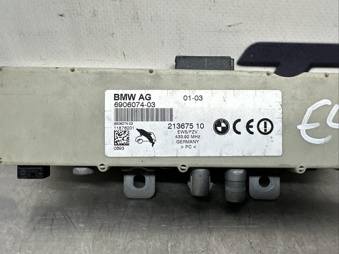 2002 BMW E46 Antenna Amplifier