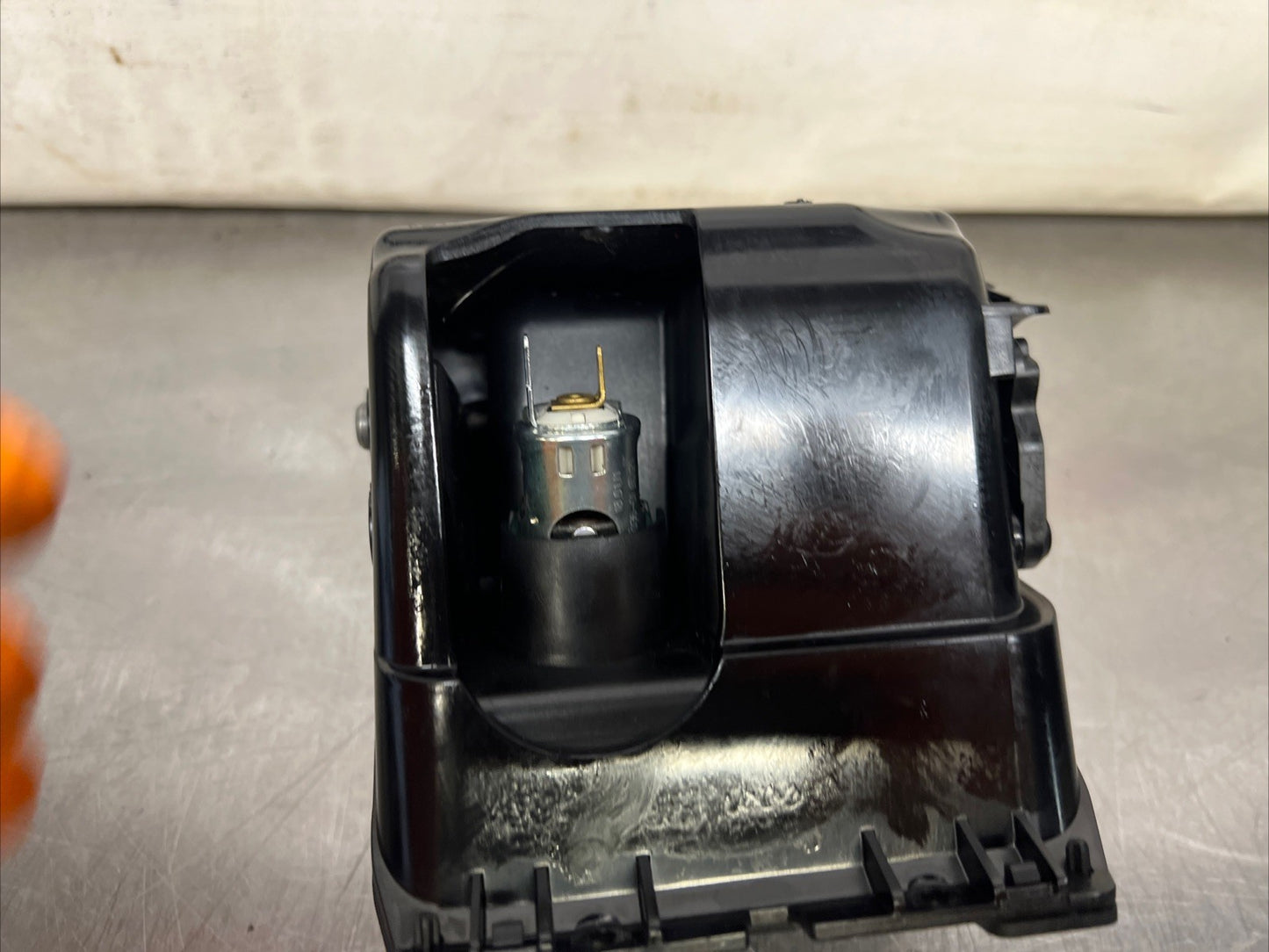 Range Rover L322 Centre Console Ashtray 12V Outlet FKH500110 2006 to 2009