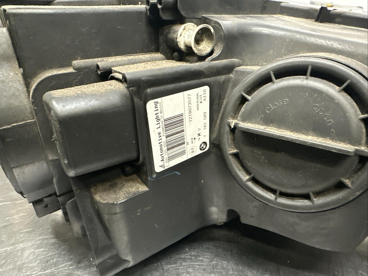 BMW E70 X5 Xenon Headlight Left Passenger Side 7161589