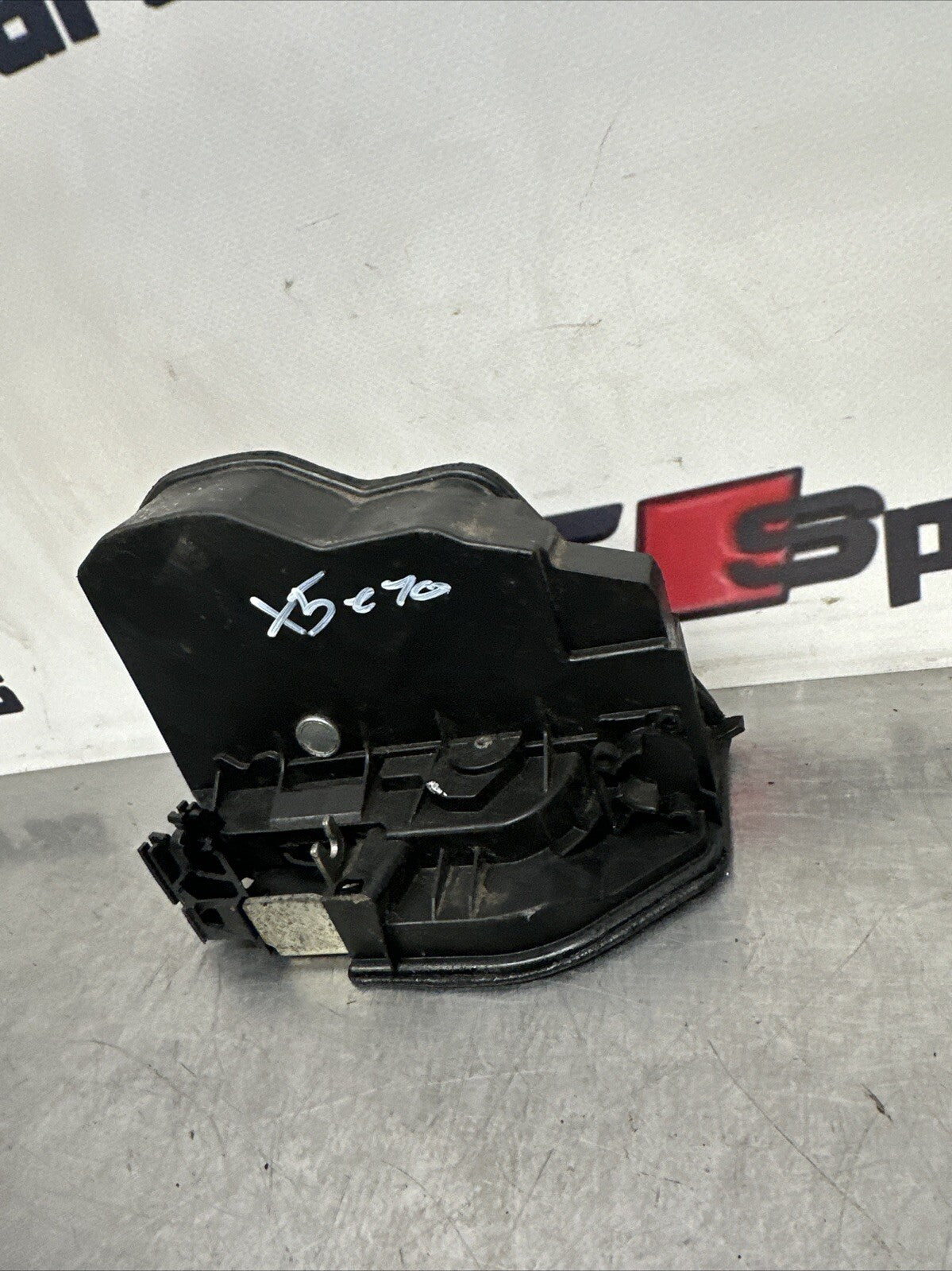 BMW X5 DOOR LOCK MECHANISM REAR LEFT PASSENGER SIDE 7202147 E70 2007 - 2009