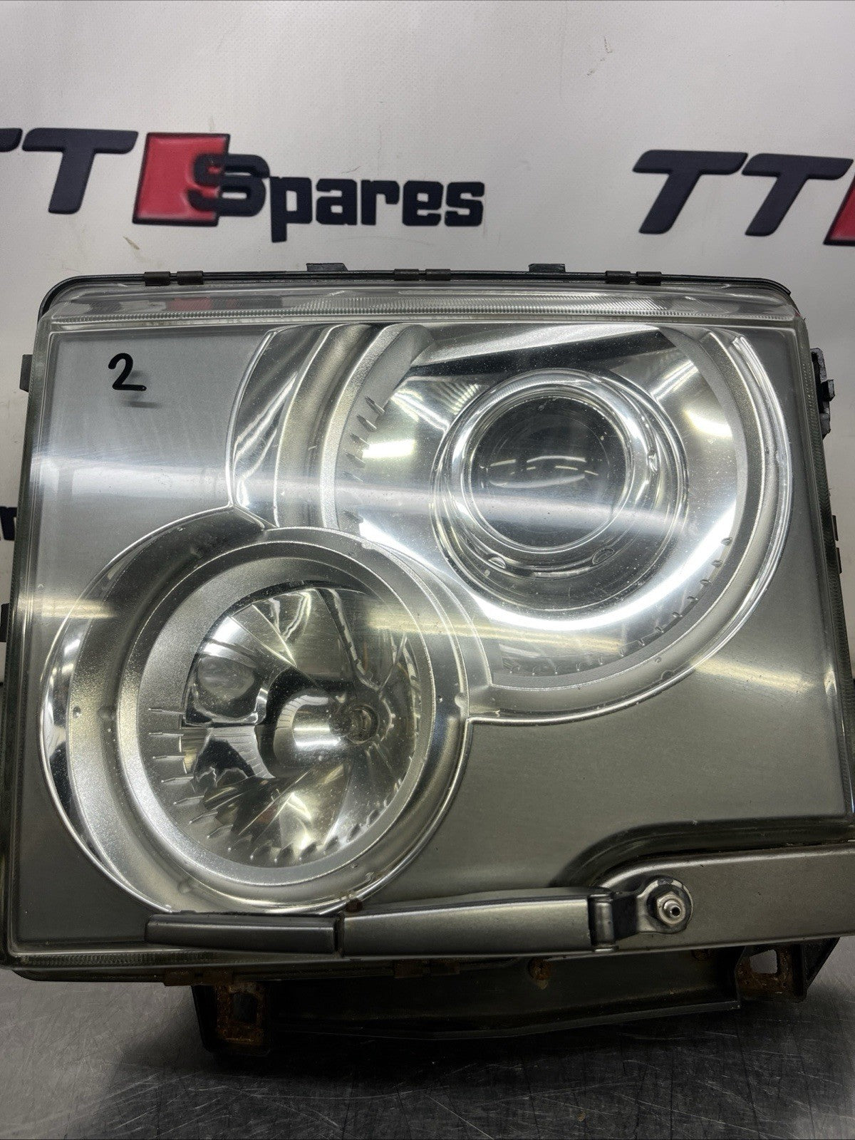 Range Rover L322 Headlight Xenon Near Side XBC000376 2002 to 2006 B14032