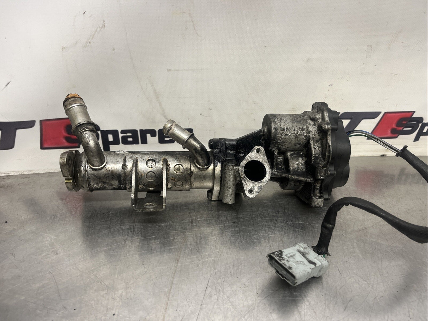 Range Rover L322 EGR Valve and Cooler 3.6 TDV8 Off Side 6H4Q-9Y493-DC