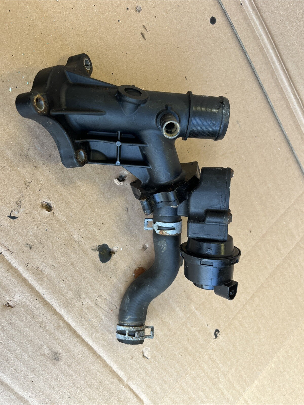VAUXHALL VIVARO B TRAFIC Coolant housing Mk2 (X82) 14-17 1.6 110600686R