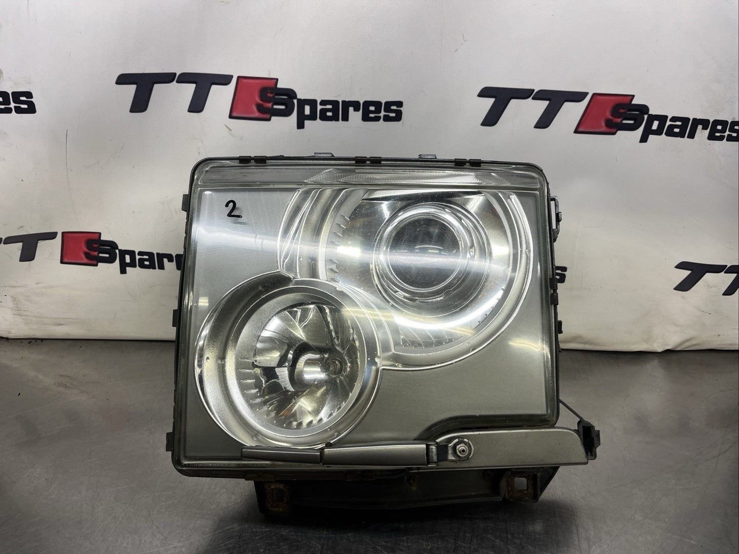 Range Rover L322 Headlight Xenon Near Side XBC000376 2002 to 2006 B14032