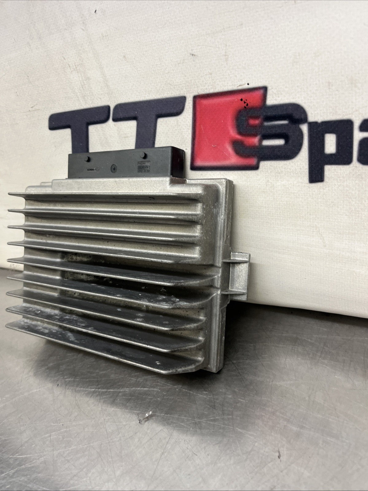 Audi TT 8J Mk2 Stereo Radio Sound System Speaker Amp Amplifier 8J0035223B