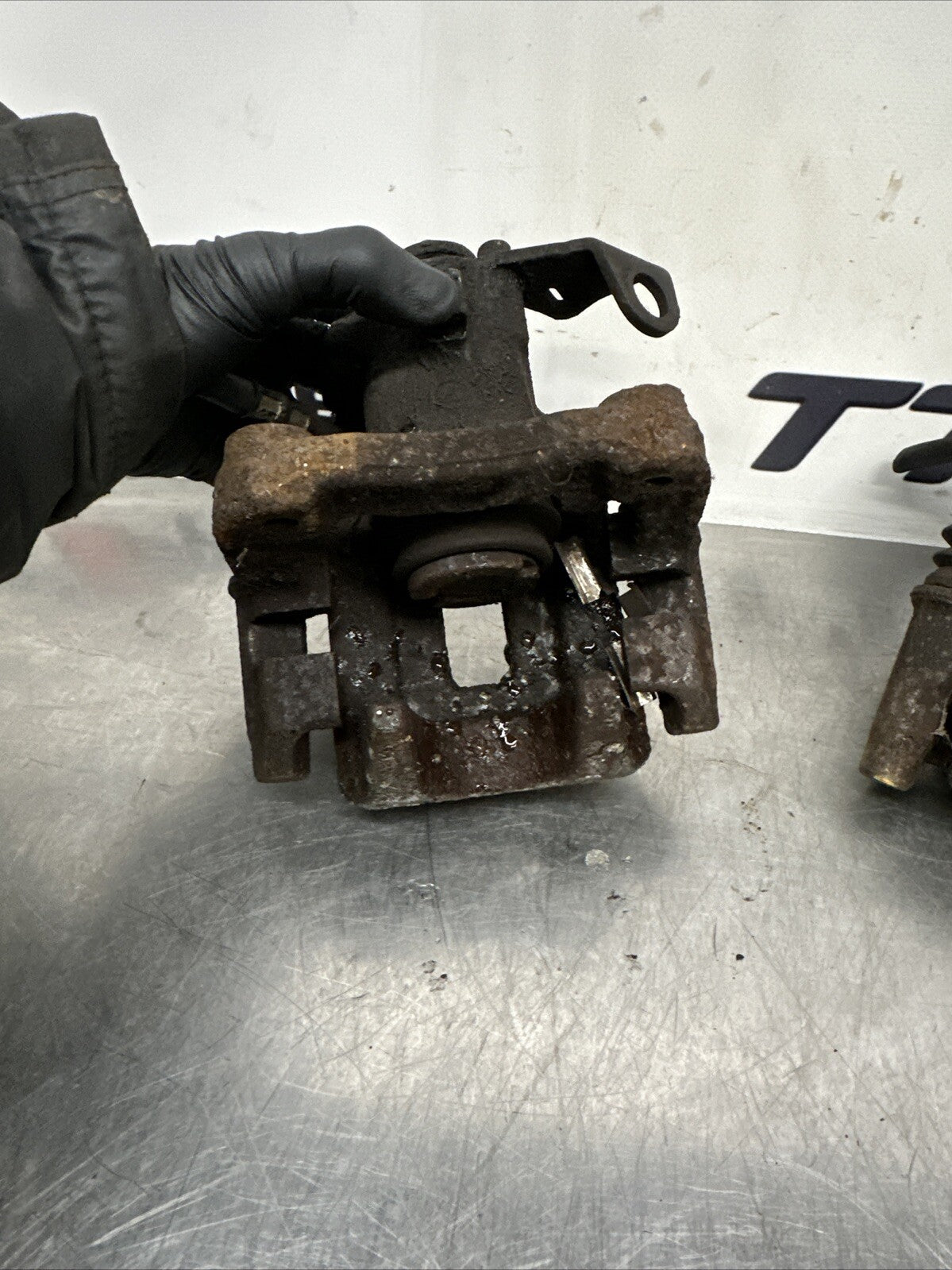 Audi TT Mk1 8N, 180 Pair of Rear Brake Calipers & Carriers - Used (0548)