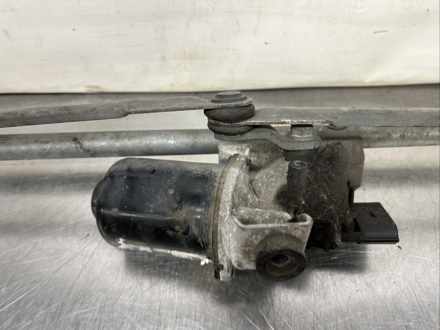 Wiper Motor and Linkage Front DLB000141 Range Rover Sport Discovery 3 or 4 RHD