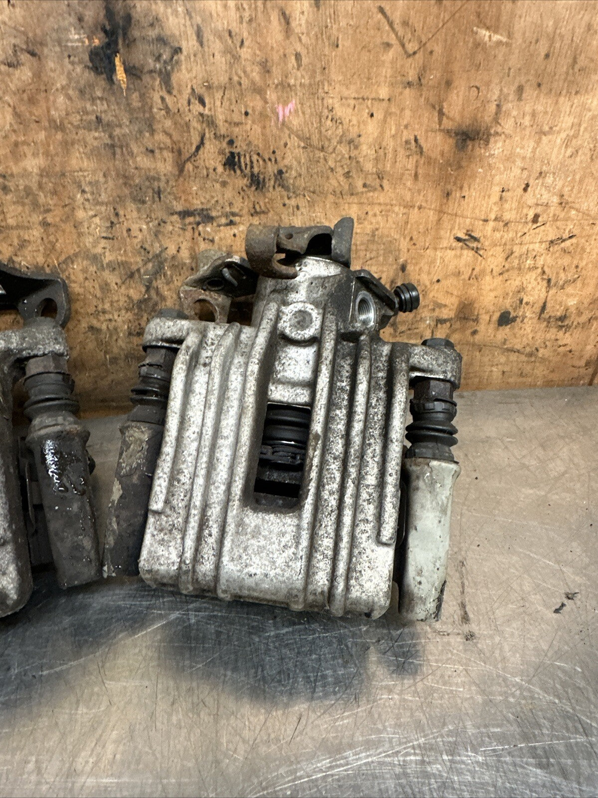Audi TT Mk1 8N, 180 Pair of Rear Brake Calipers & Carriers - Used (0548)