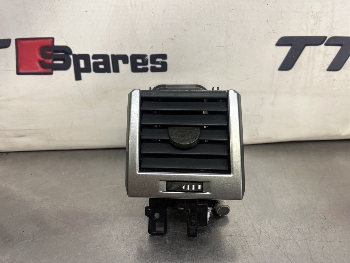 Range Rover Sport Air Vent Near Side Centre Dashboard L320 JBD500170XXX