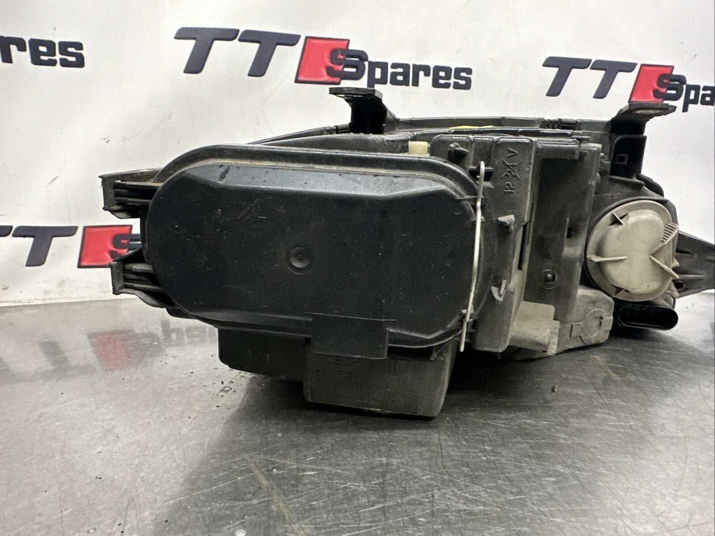 Genuine Audi TT Mk1 98-06 Passenger Side Headlight 8N0941003AH