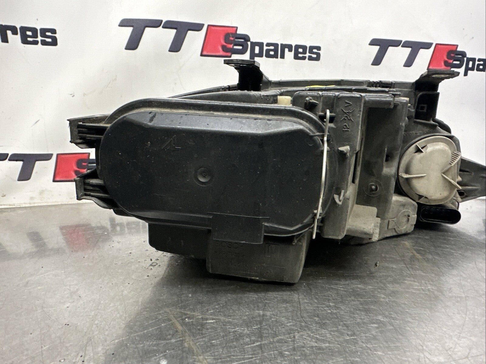 Genuine Audi TT Mk1 98-06 Passenger Side Headlight 8N0941003AH