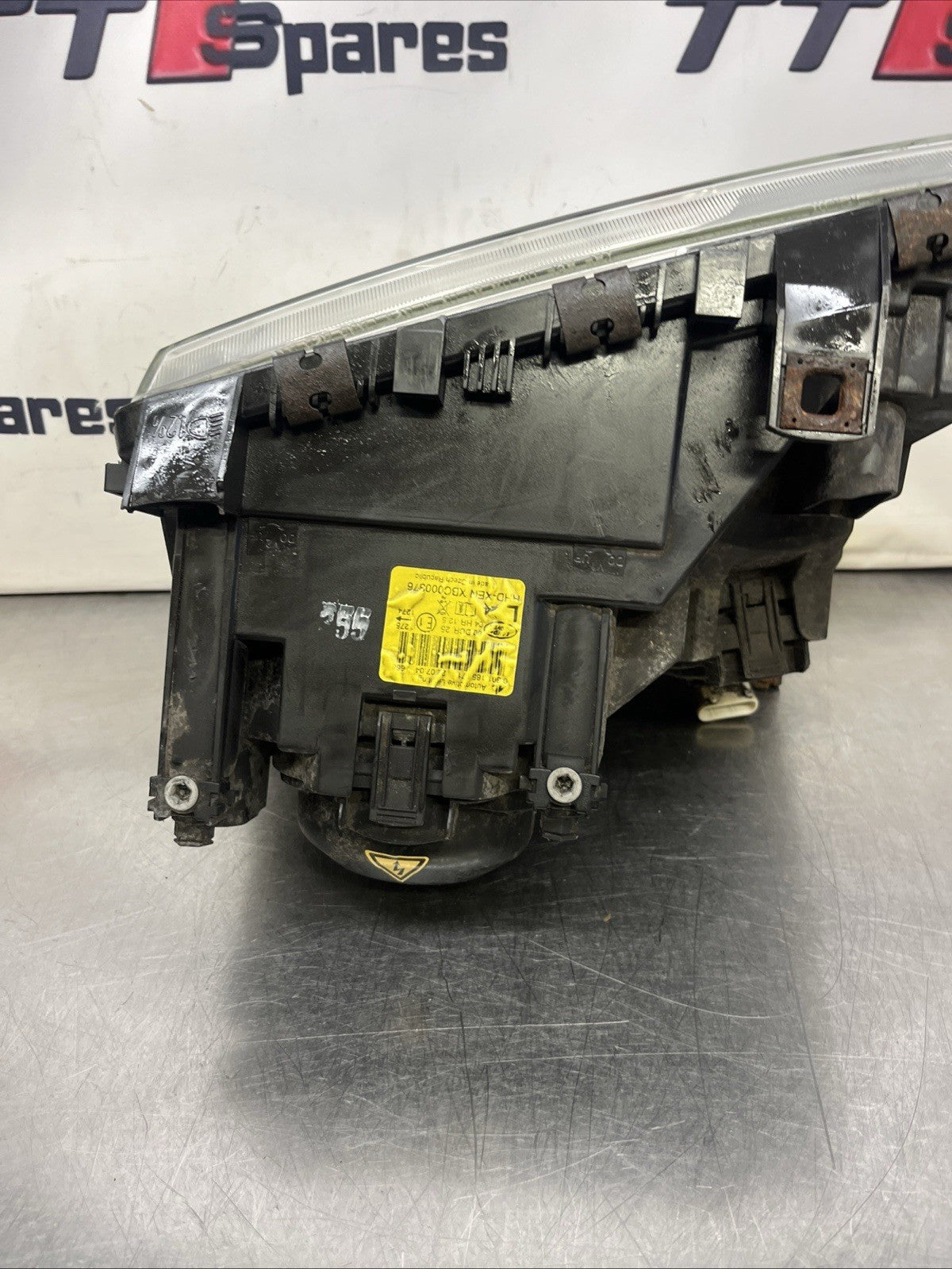 Range Rover L322 Headlight Xenon Near Side XBC000376 2002 to 2006 B14032