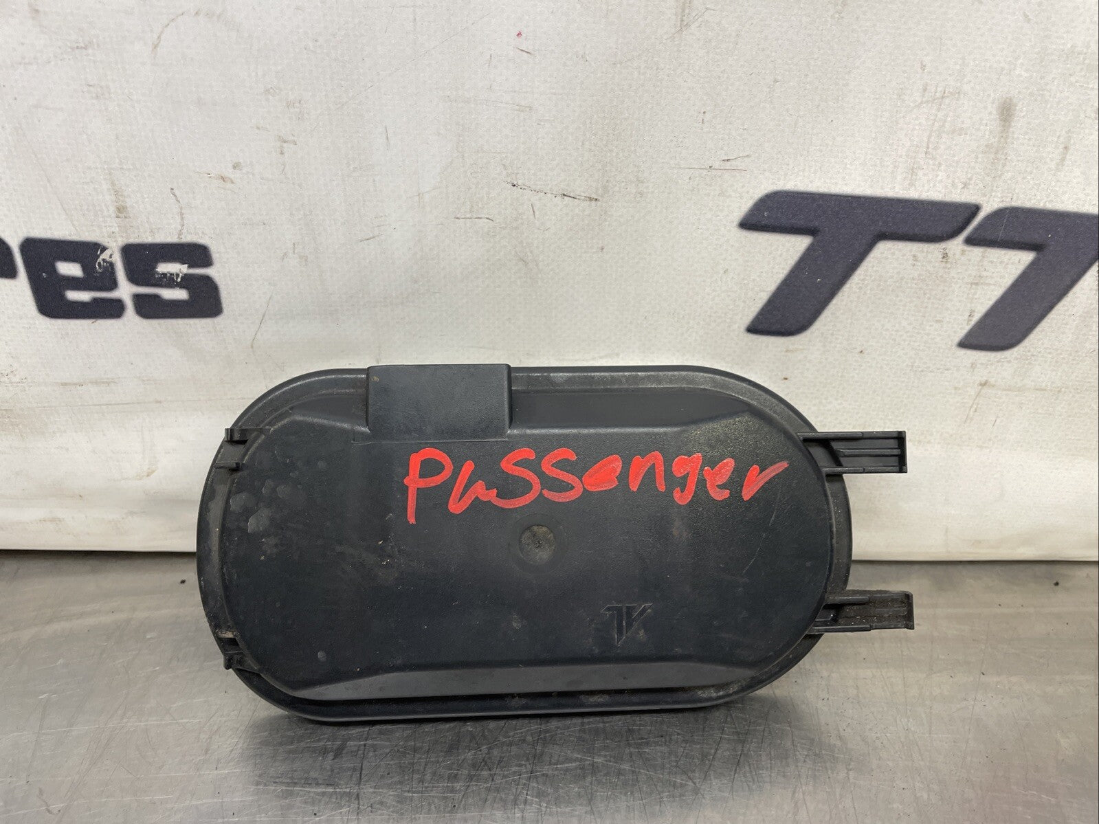 Genuine Audi TT MK1 8N 1998-2006 PASSENGER Headlight Bulb Plastic Dust Cover Cap