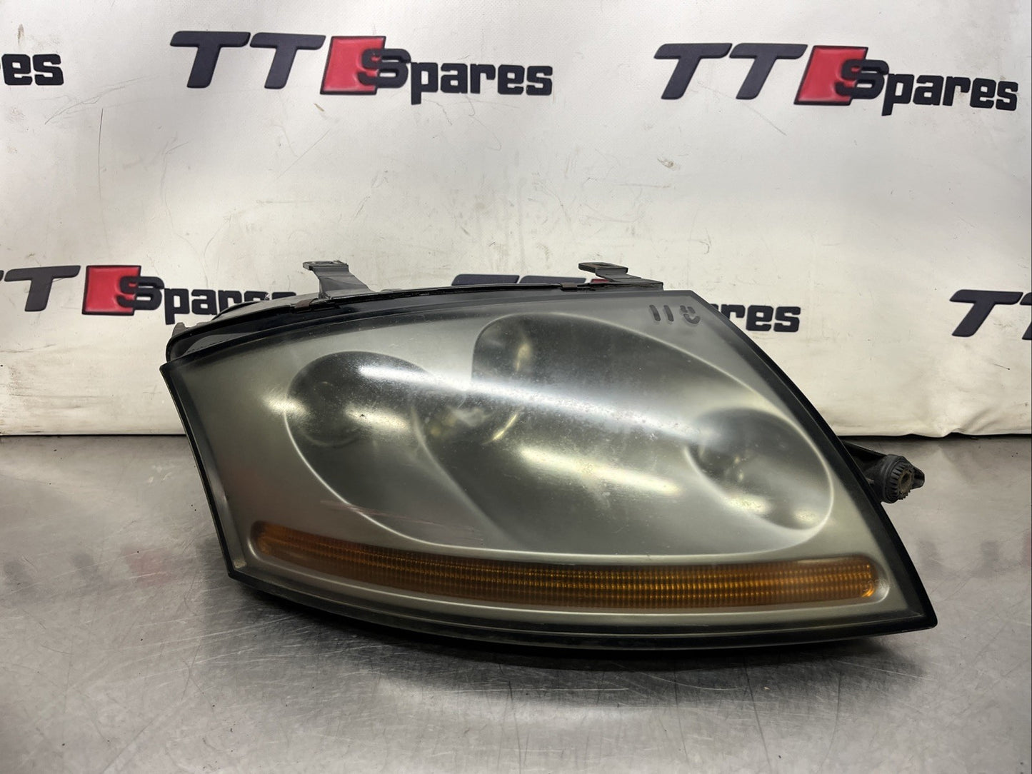 Audi TT Mk1 8N - Drivers Side, Silver Xenon Headlight 8N0941004AP, Used (0709)