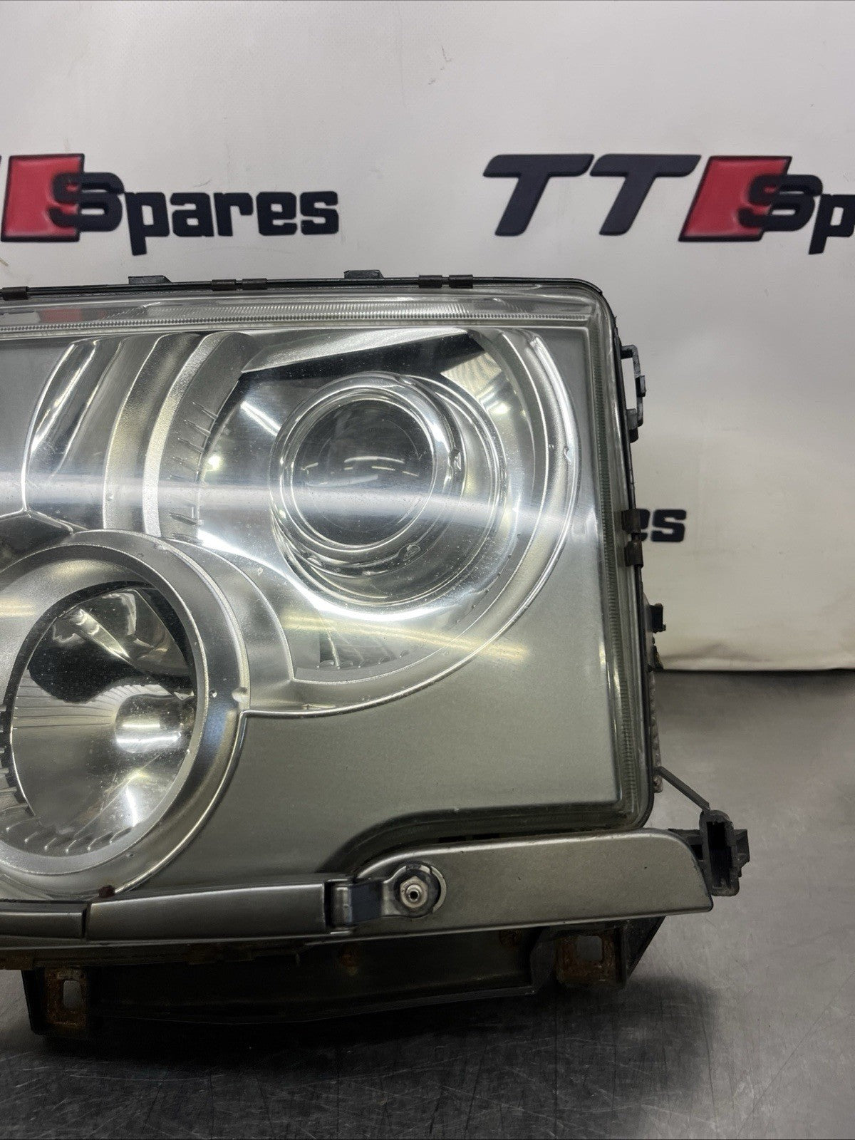 Range Rover L322 Headlight Xenon Near Side XBC000376 2002 to 2006 B14032