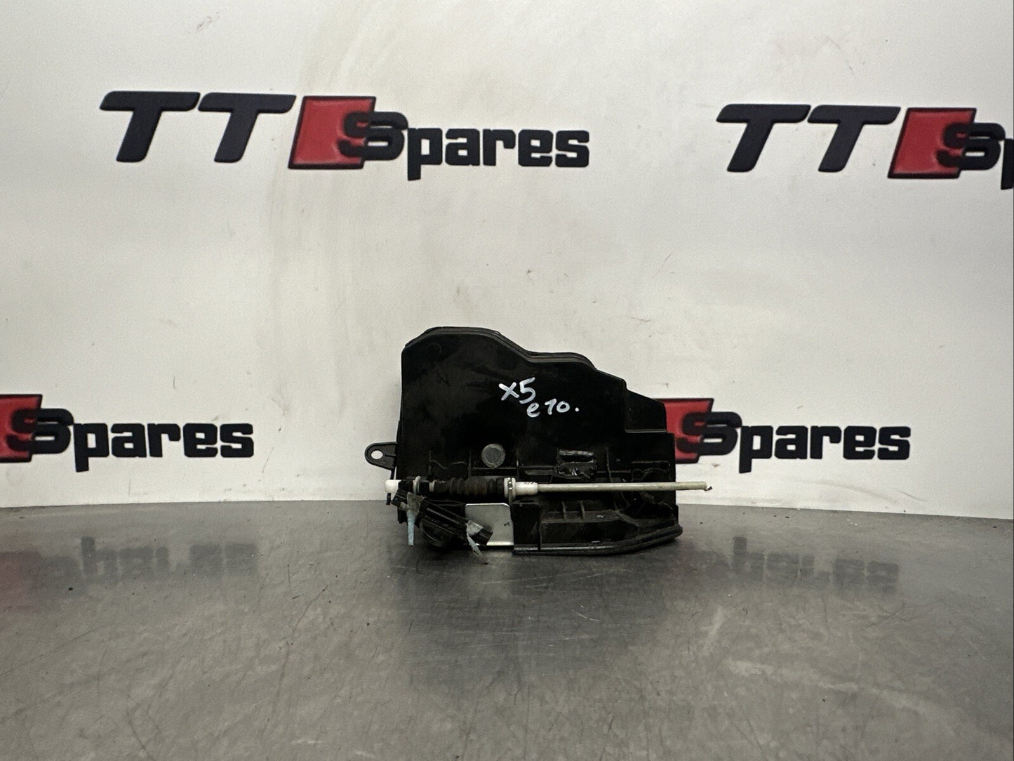 BMW X5 DOOR LOCK MECHANISM REAR LEFT PASSENGER SIDE 7202147 E70 2007 - 2009