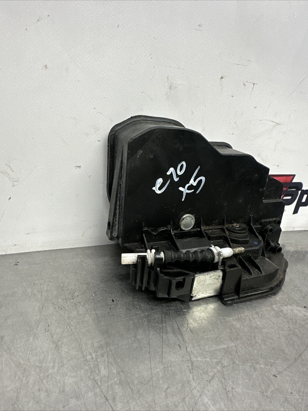 BMW X5 DOOR LOCK MECHANISM REAR LEFT PASSENGER SIDE 7202147 E70 2007 - 2009