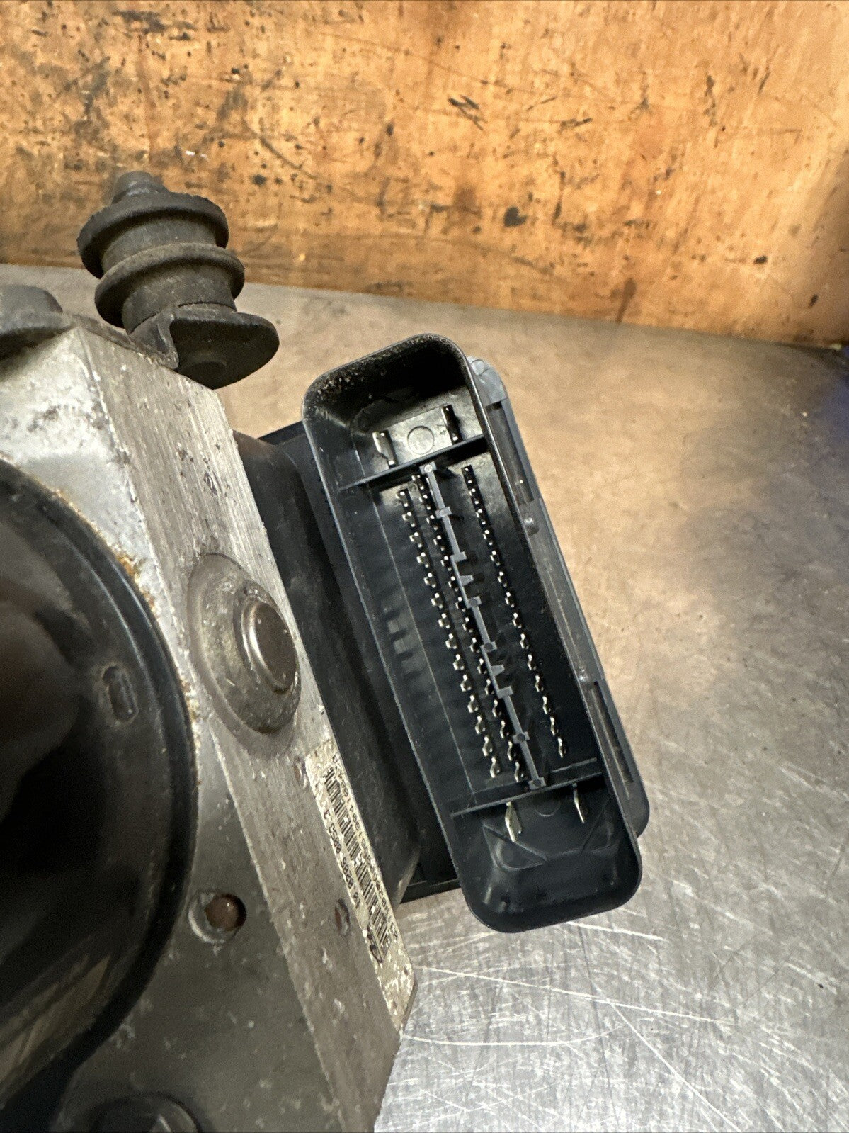 2005 AUDI A3 ABS BRAKE PUMP UNIT 1K0907379E