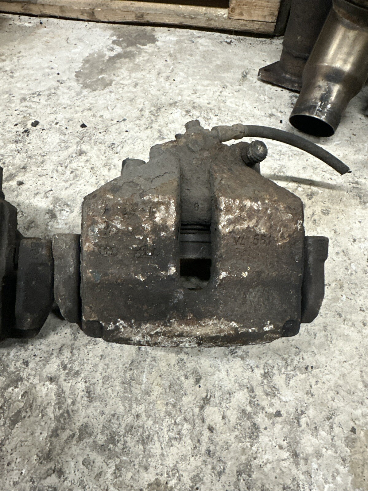 Audi TT Mk2 8J 2006-2014 PAIR of Front Brake Calipers & Carriers