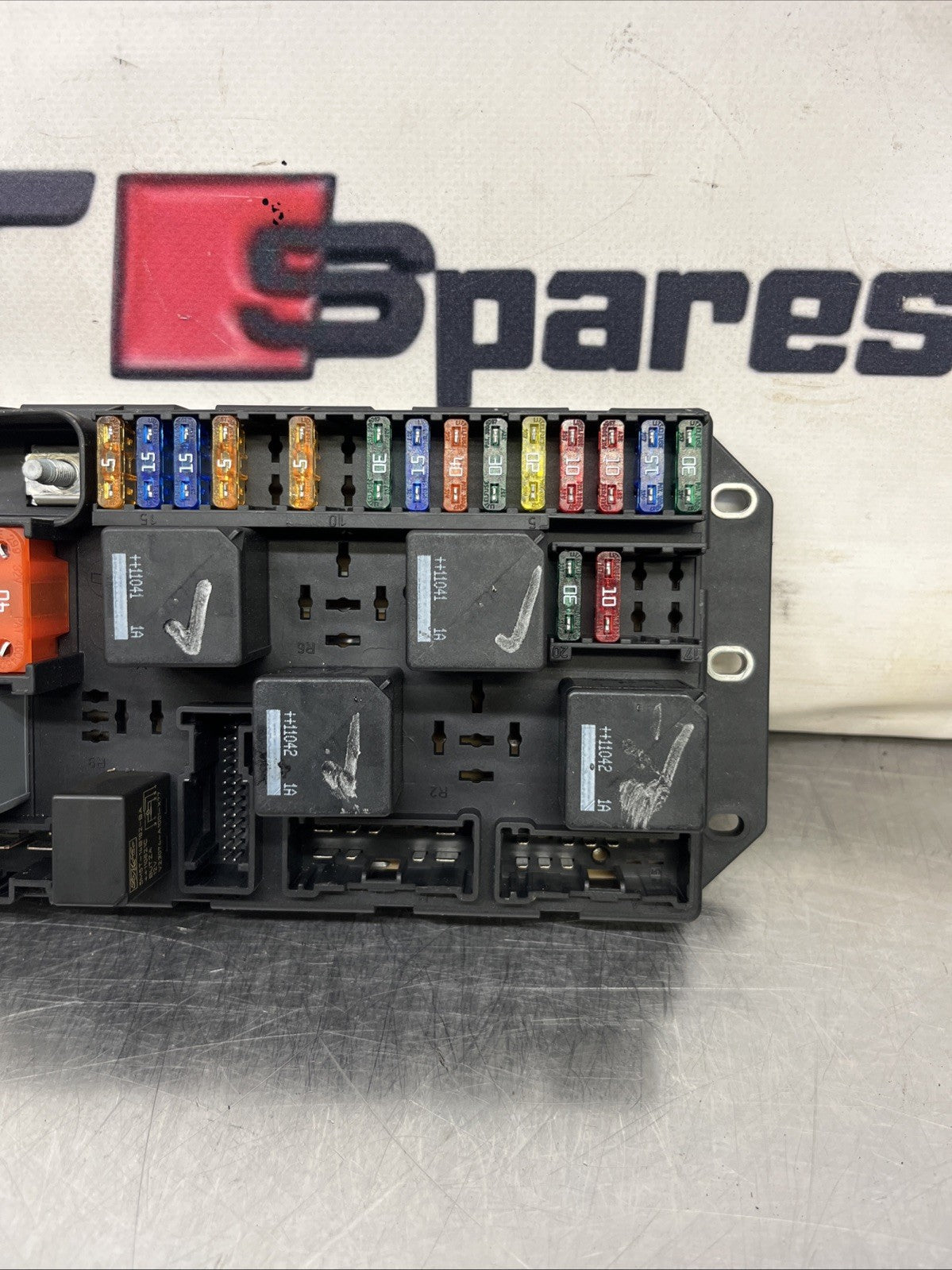 Range Rover L322 Interior Boot Fuse Box BH4214N030AA