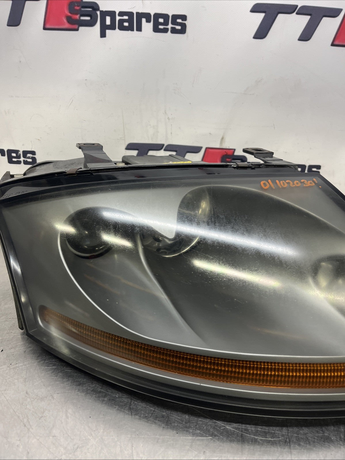 AUDI TT MK1 98-06 RIGHT DRIVER SIDE XENON HEADLIGHT HEADLAMP 8N0941004BN