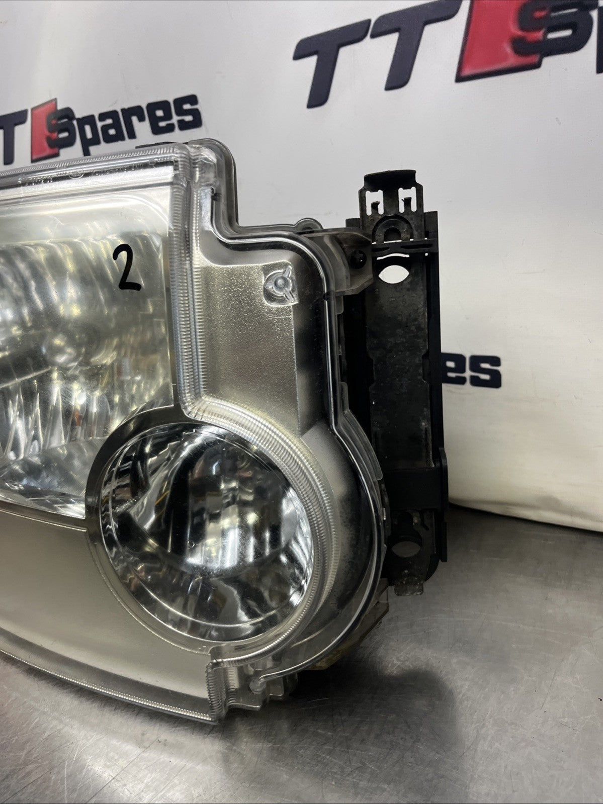LAND ROVER DISCOVERY 3 2005 - 2009 RIGHT DRIVER SIDE HEADLIGHT XBC500022 GENUINE
