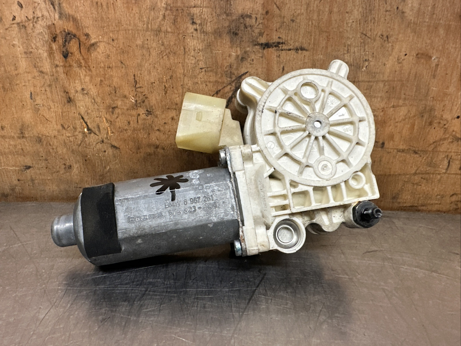 BMW X5 E70 2007 WINDOW MOTOR FRONT LEFT PASSENGER SIDE NEARSIDE 6967261