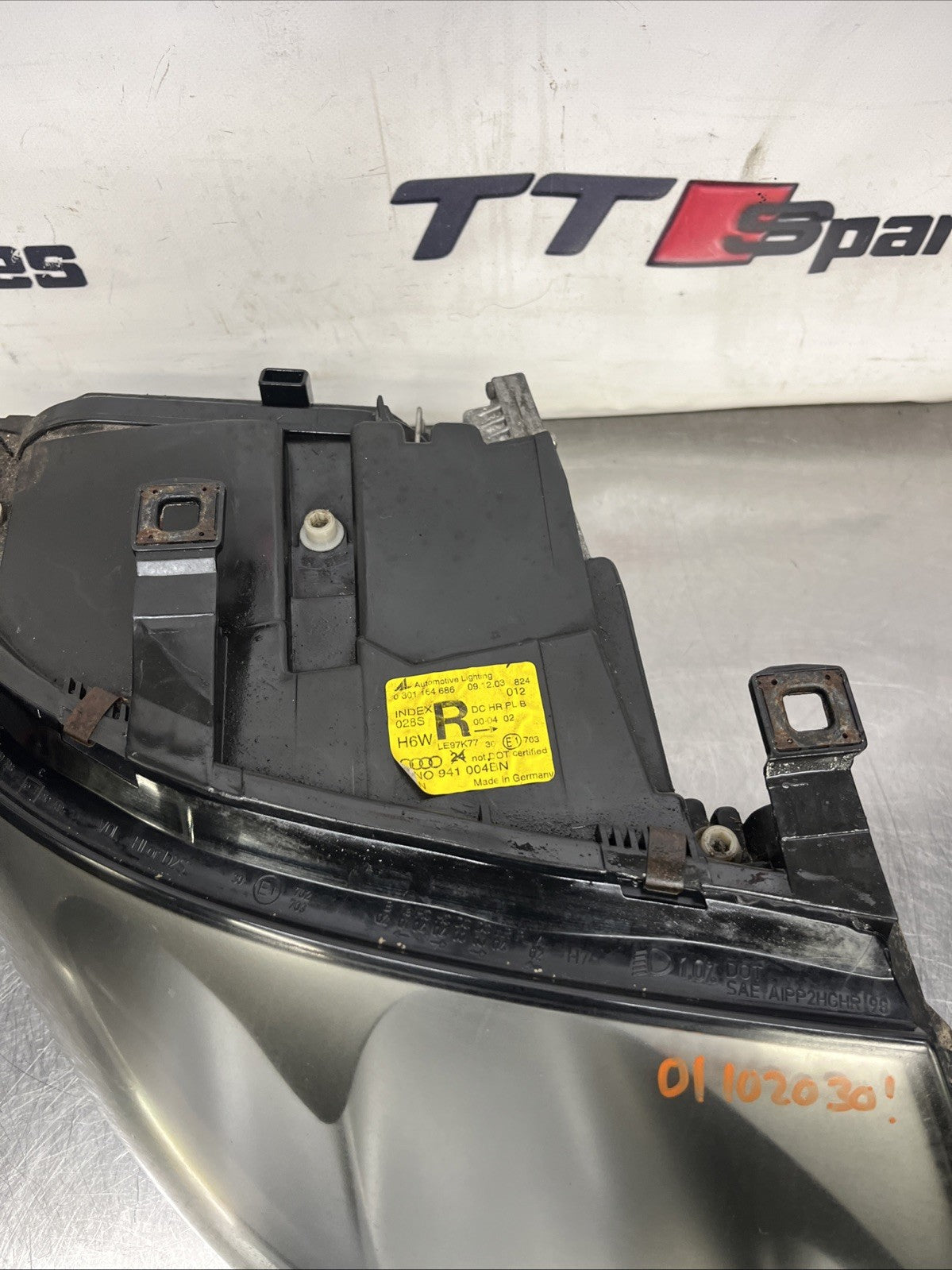 AUDI TT MK1 98-06 RIGHT DRIVER SIDE XENON HEADLIGHT HEADLAMP 8N0941004BN