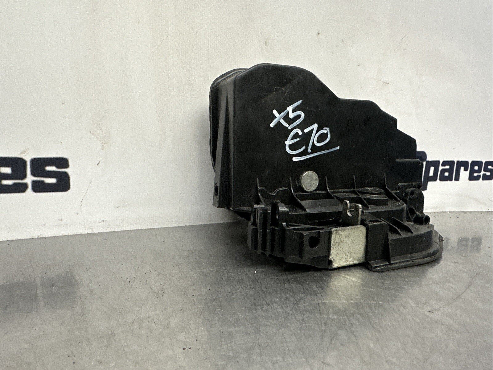 BMW X5 DOOR LOCK MECHANISM REAR LEFT PASSENGER SIDE 7202147 E70 2007 - 2009