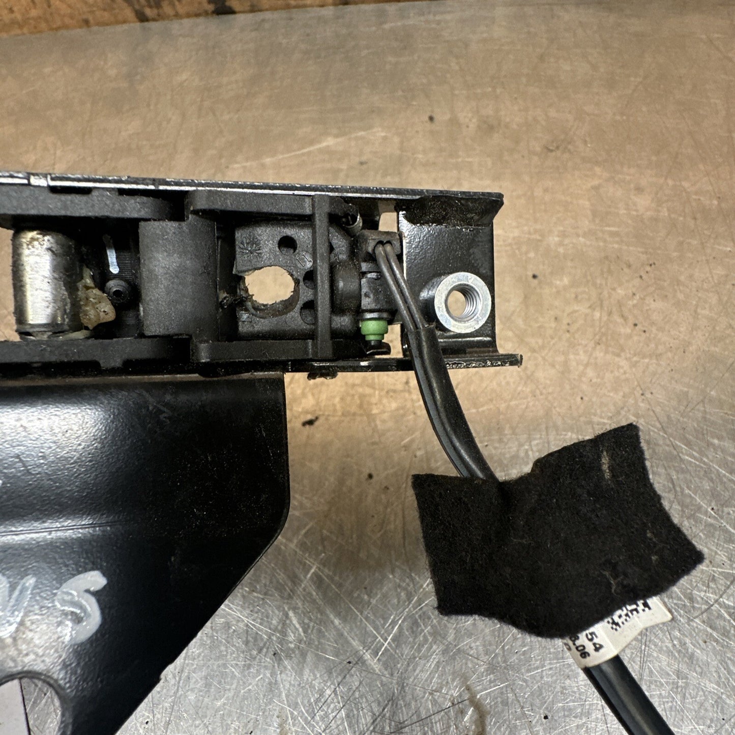 Audi TT 8J Mk2 Roadster NS Left Roof Closing Catch Latch 8J7871443A