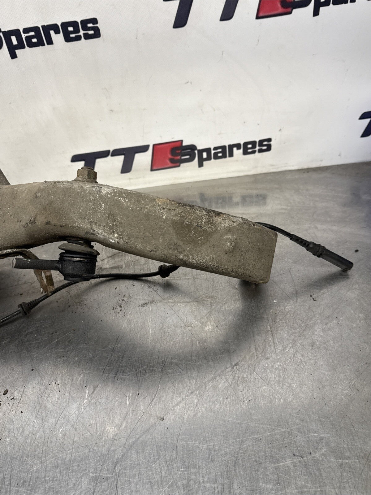 BMW X5 X6 SERIES FRONT HUB PASSENGER SIDE 6773783 F15 E70 F16 E71 E72