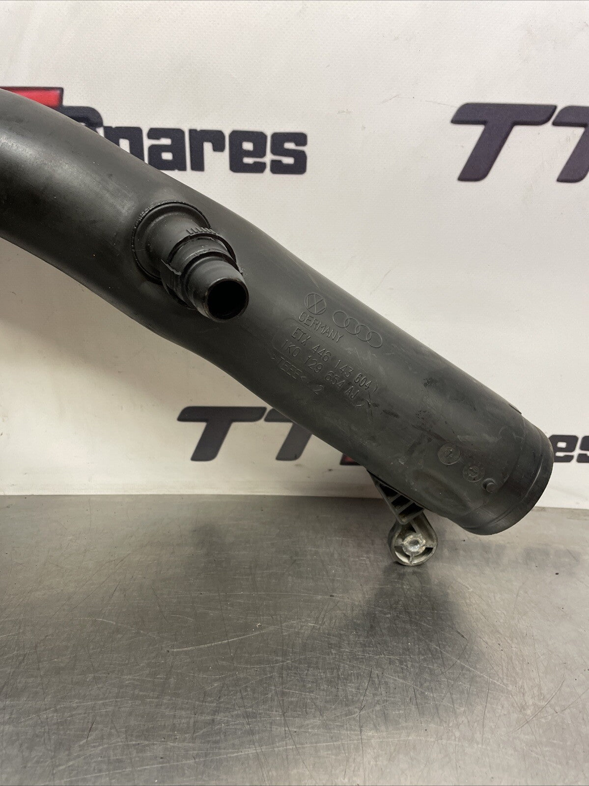 Audi A3 8P 2.0 TDI BKD Turbo Air Intake Pipe 1K0129654AJ
