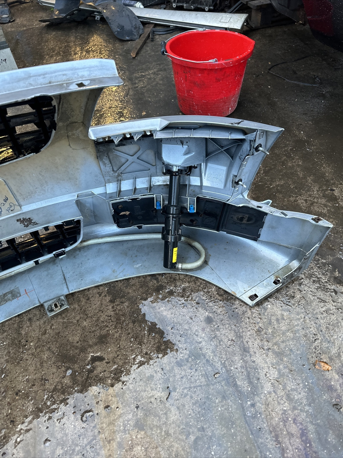 Audi TT Mk1 8N 1998-2006 Front Bumper in LY7J Avus Silver 8N0807111 V6 OFF A QS