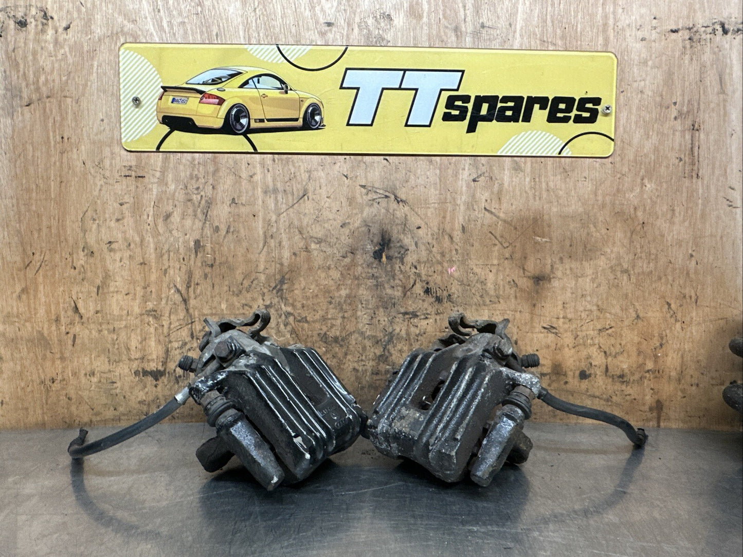 Audi TT Mk1 8N, 180 Pair of Rear Brake Calipers & Carriers - Used (0548)