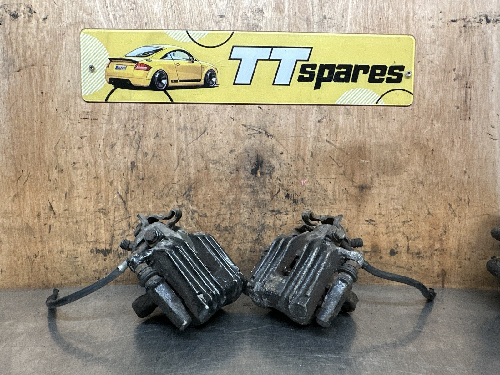 Audi TT Mk1 8N, 180 Pair of Rear Brake Calipers & Carriers - Used (0548)
