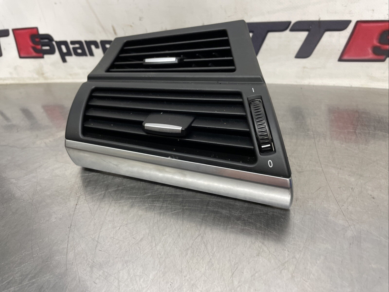 BMW E70 X5 BLACK FRONT AIR VENT GRILL LEFT SIDE 7161804