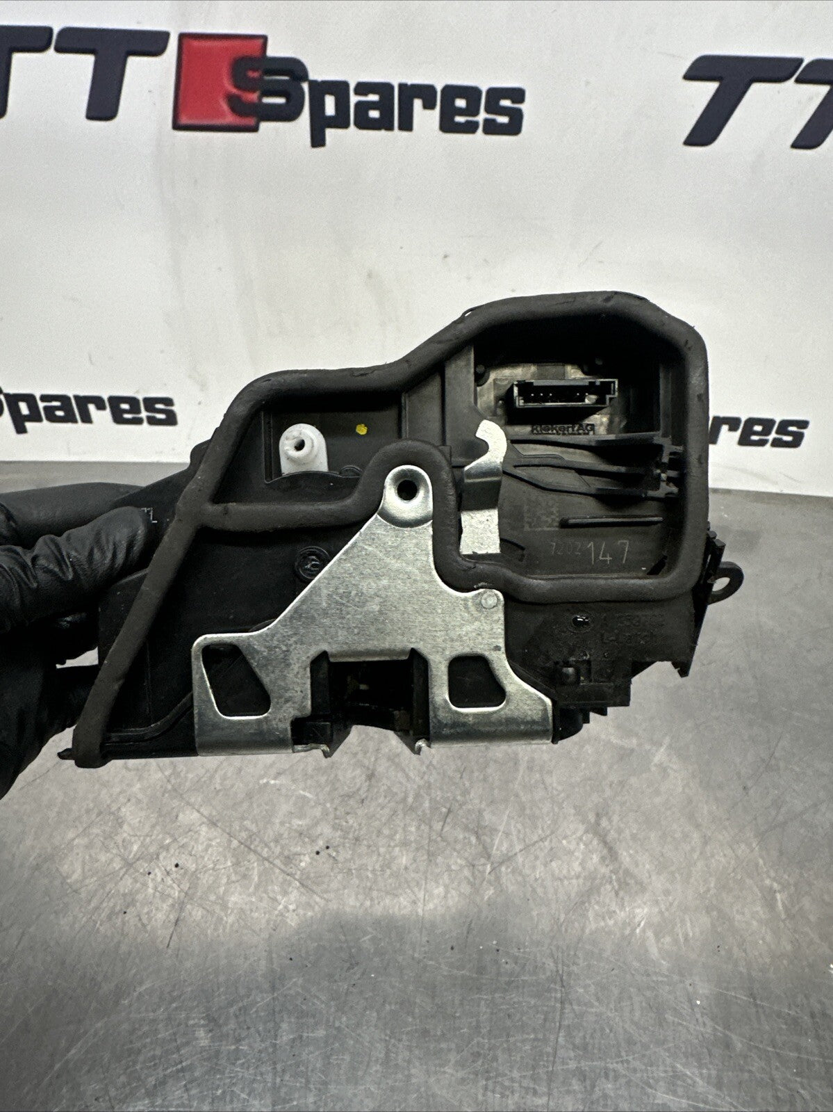 BMW X5 DOOR LOCK MECHANISM REAR LEFT PASSENGER SIDE 7202147 E70 2007 - 2009