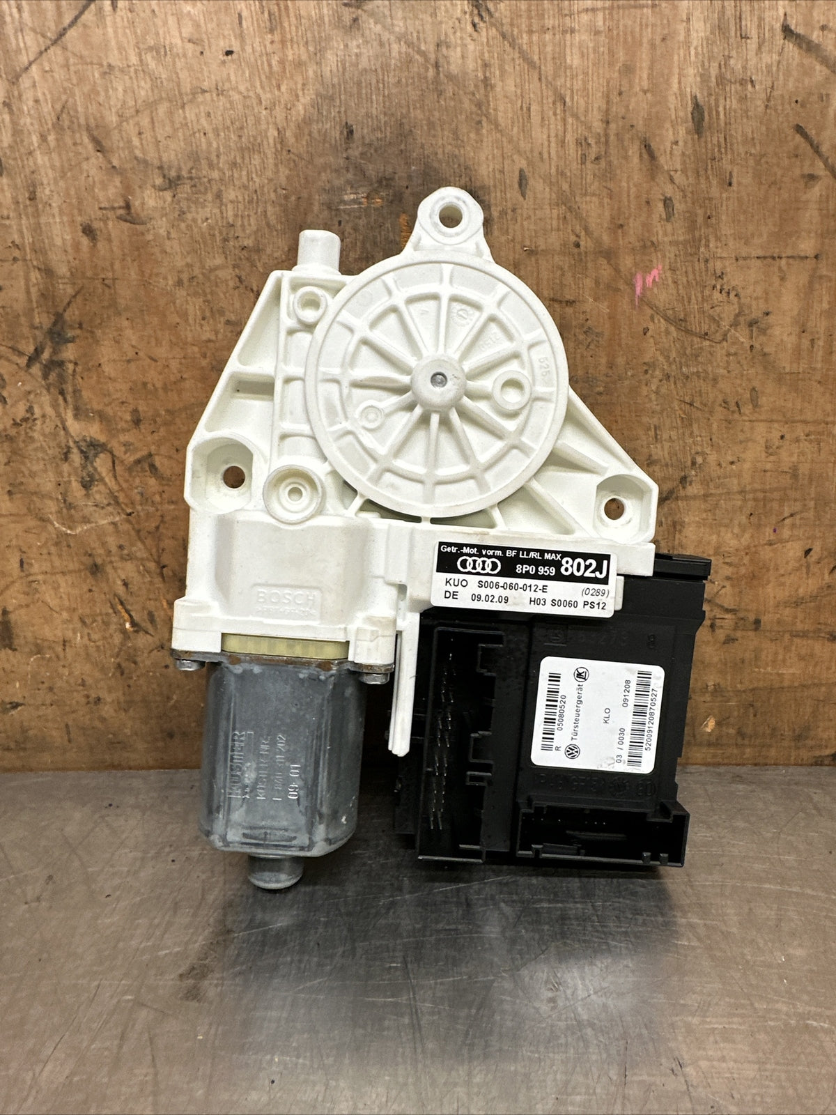 AUDI A3 S3 RS3 8P highline front passenger WINDOW MOTOR - 8P0959802J 04-12. A352