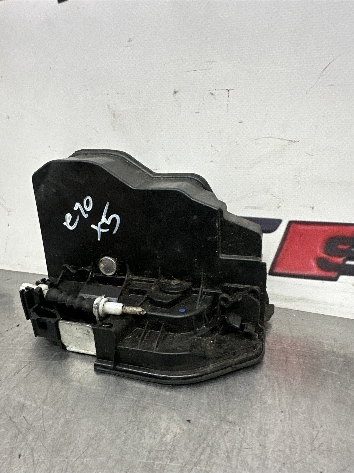 BMW X5 DOOR LOCK MECHANISM REAR LEFT PASSENGER SIDE 7202147 E70 2007 - 2009