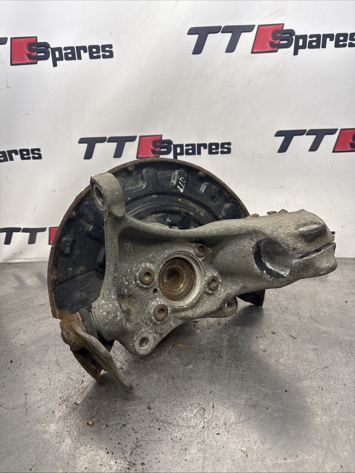 Audi TT 8J Mk2 NS Left Front Hub 8J0407253D